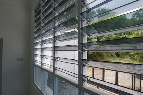 Cost of Jalousie Window Repair in Jupiter