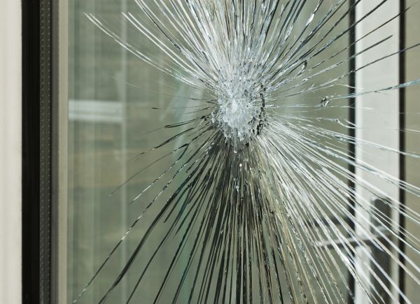 Cost of Shattered Window Repair in Jupiter