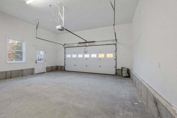 Cost of Garage Window Repair in Jupiter