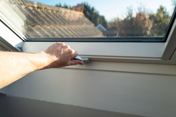 Cost of Pivot Window Repair in Jupiter